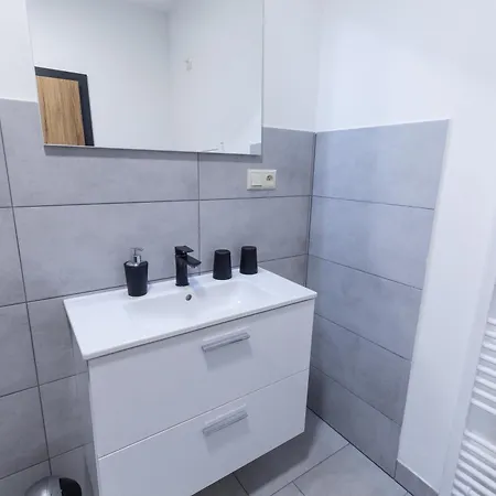Kamence Guest house *